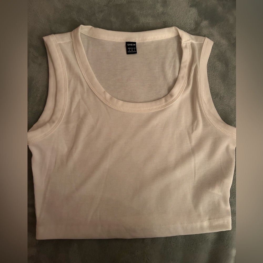 White, loose, cropped tank top